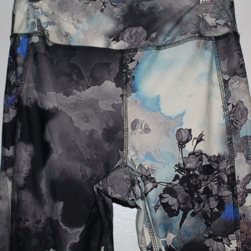 2x$20 Nasty gal leggings black white blue  medium - Picture 5 of 6